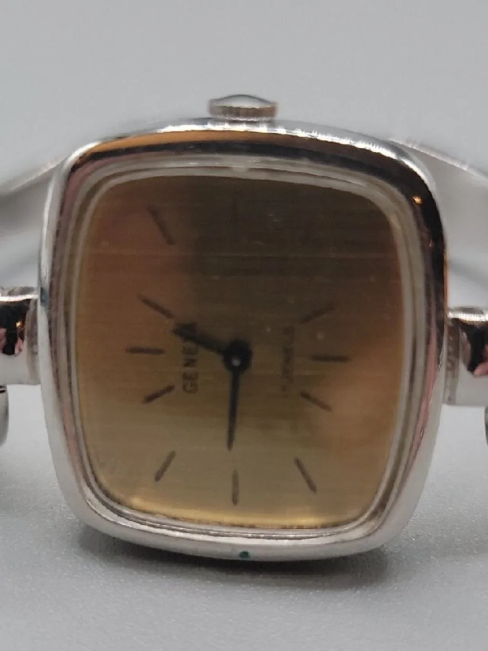 Vintage Geneva 17 Jewels Mechanical Ladies Cocktail Watch Cushion Case RUNS